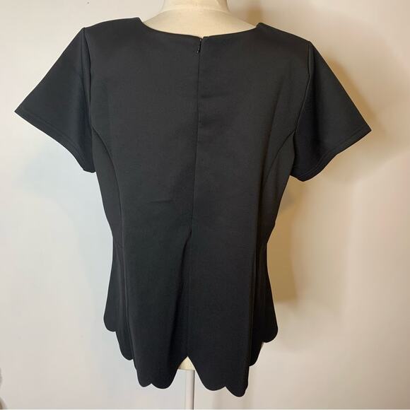 Eloquii scalloped hem stretch black top sz 20 - Picture 2 of 7
